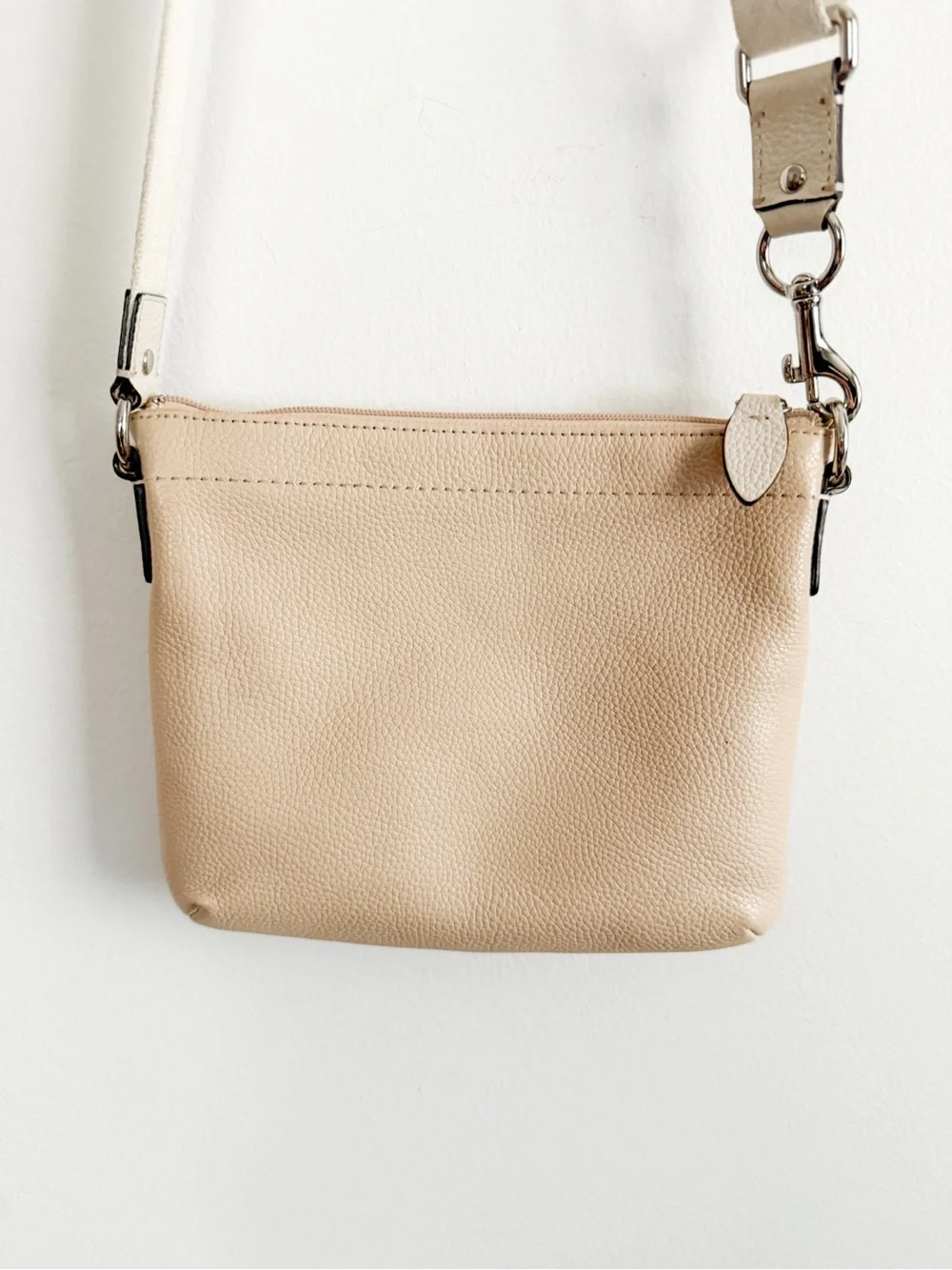 Authentic Coach Pebbled Sonoma Cream Ivory Turnlock & Zipper Top Crossbody Purse